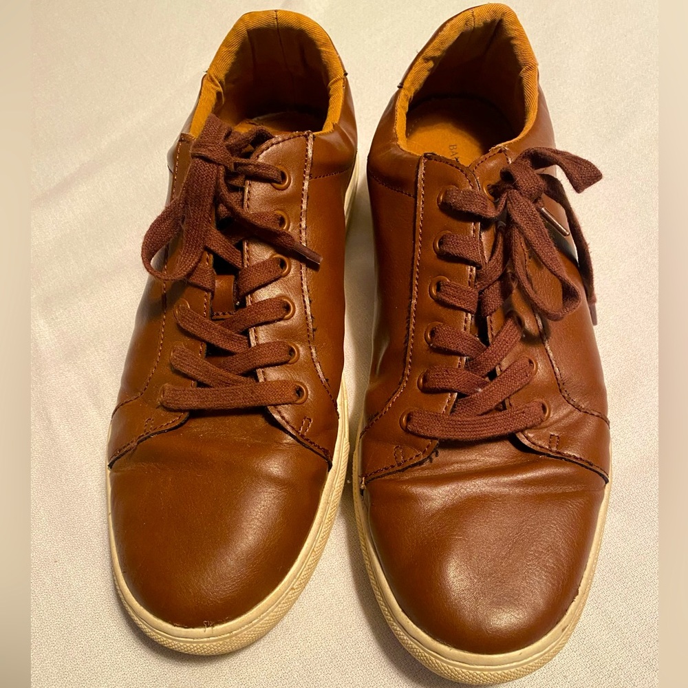 Men’s Brown Sneakers Size 10 1/2    10.5 leather look